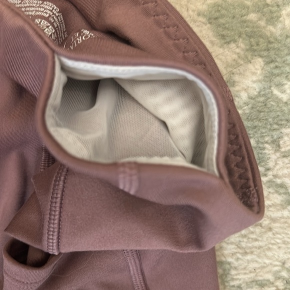 NWOT Victoria Secret Leggings - Picture 5 of 6